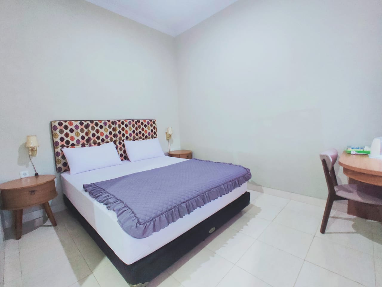 Double Bed Room Lumintu Guest House